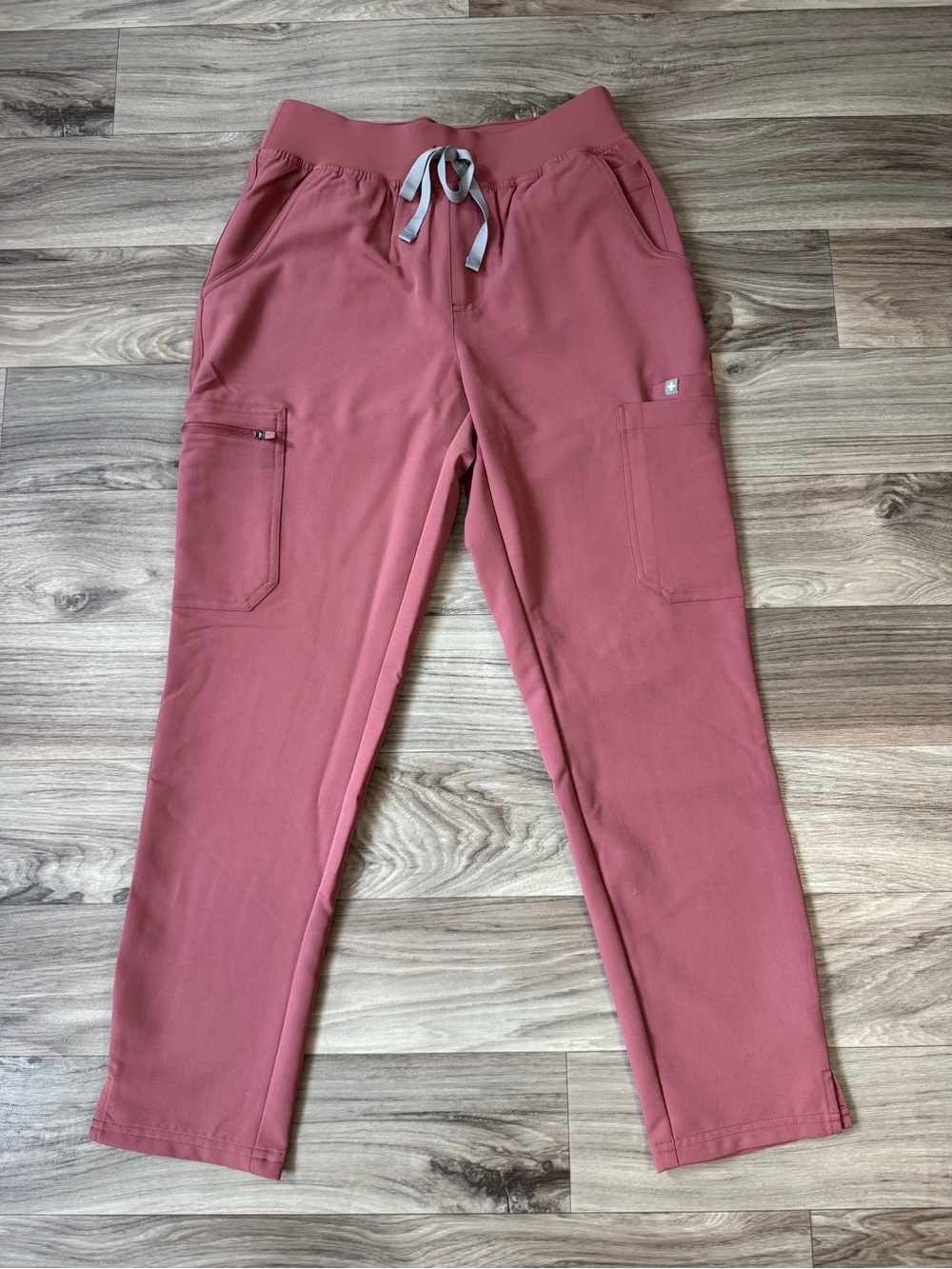NWT Figs Yola High Waisted Skinny Scrub Pant in Mineral Mauve Size Small Petite